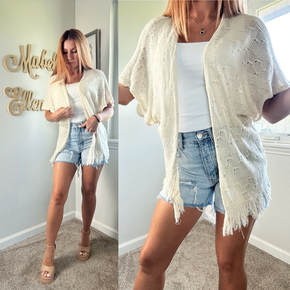 Gianni Bini Cream Knit cardigan with Fringe hemline size medium